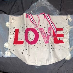 Brand new Victoria’s Secret tote
